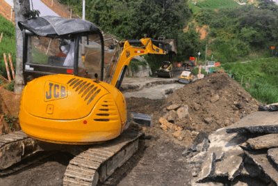 construcción de infraestructura física con cumplimiento normativo